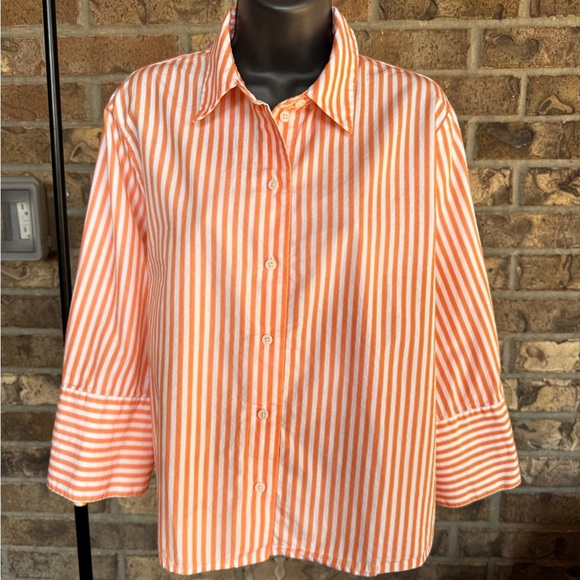 COS
Wide-Sleeve Cropped Shirt Size US 10 - Picture 2 of 10